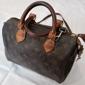 Louis Vuitton Speedy 25 Handbag with LV Monogram